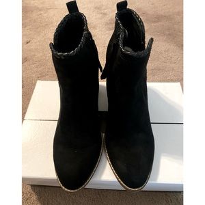 DV8 black ankle booties; size 8